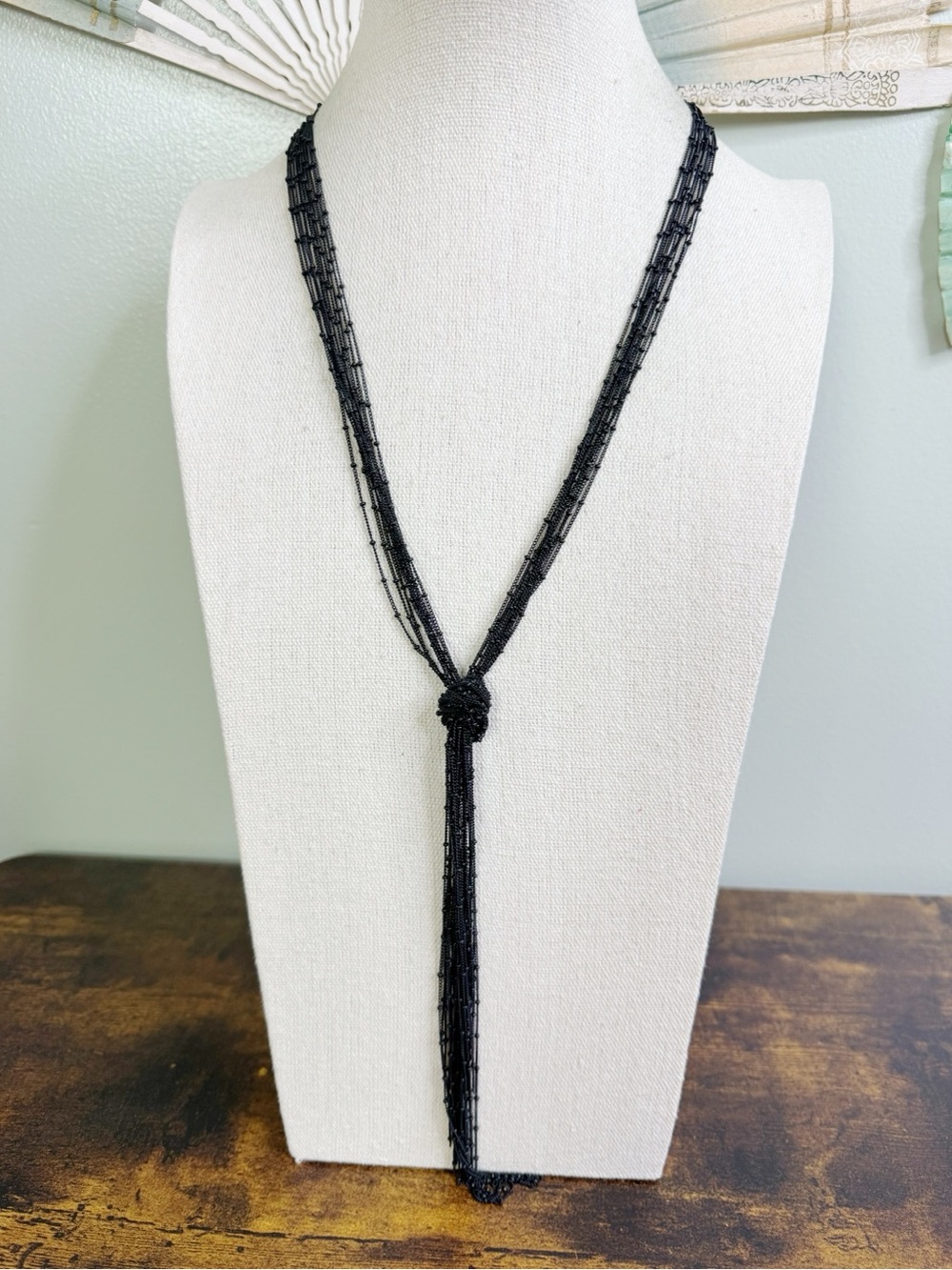 Black Beaded Multi-Strand Chain Lariat Flapper Girl Necklace with Central Knot